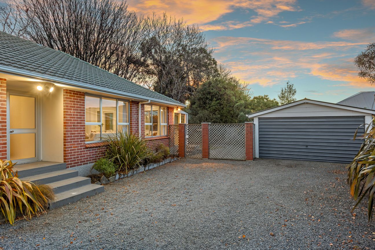 Priced to Sell in Burnside High Zone - Vista 3