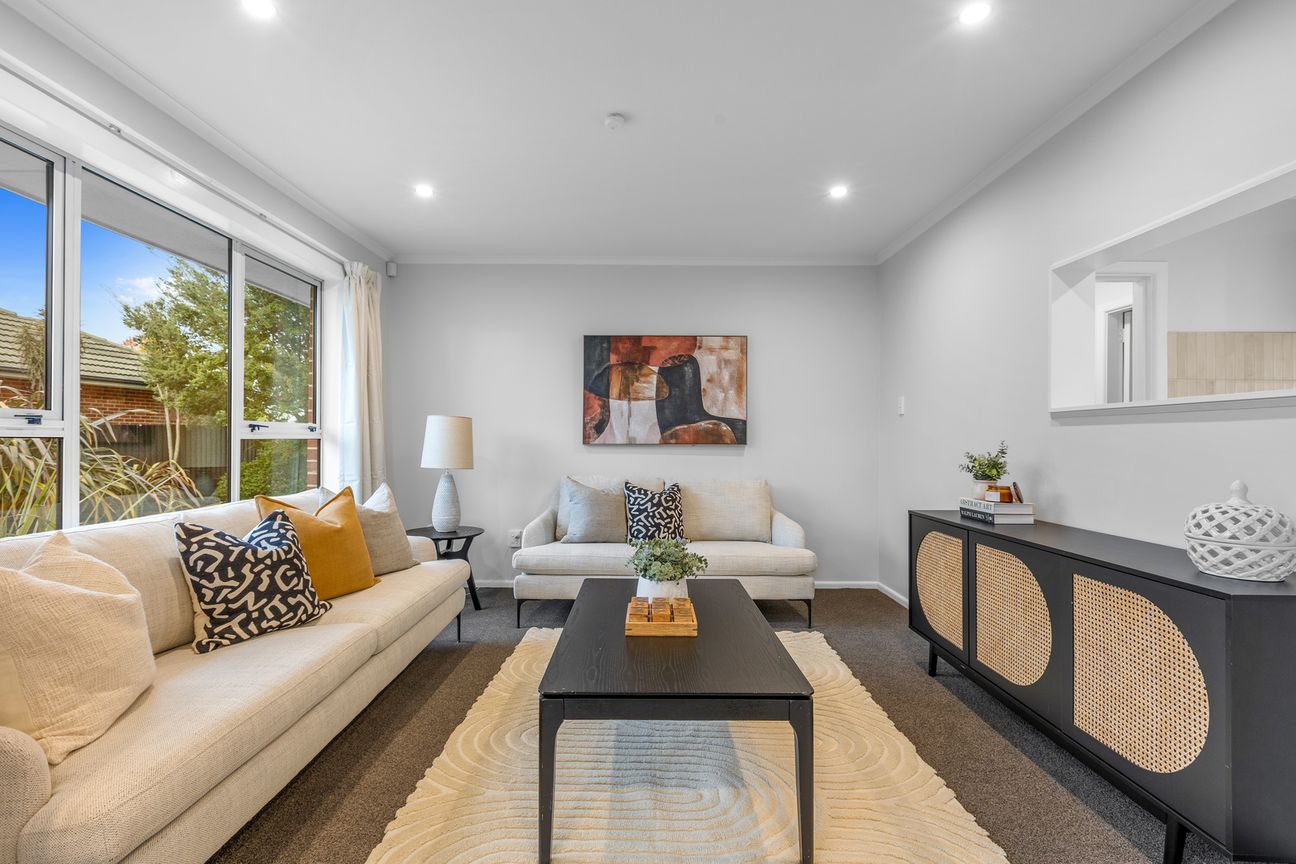 Priced to Sell in Burnside High Zone - Vista 4
