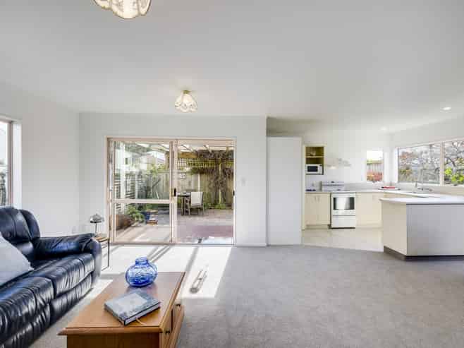 13/180 Charles Street, Westshore