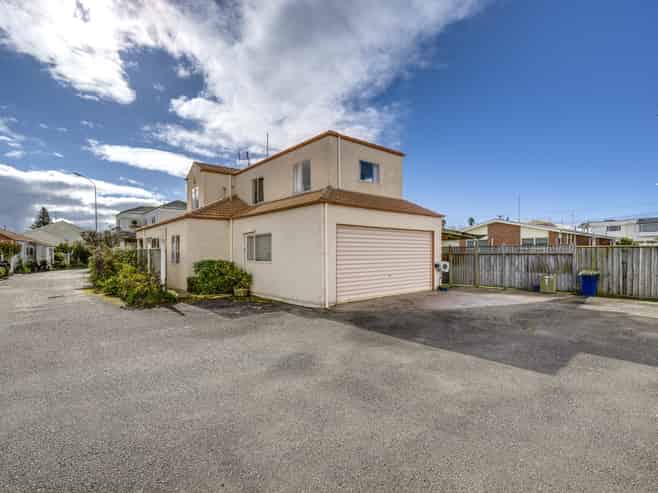 13/180 Charles Street, Westshore