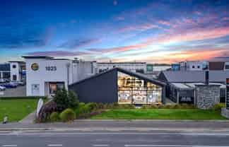 Premium Showroom & Warehouse Opportunity