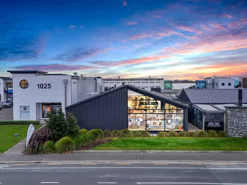 Premium Showroom & Warehouse Opportunity