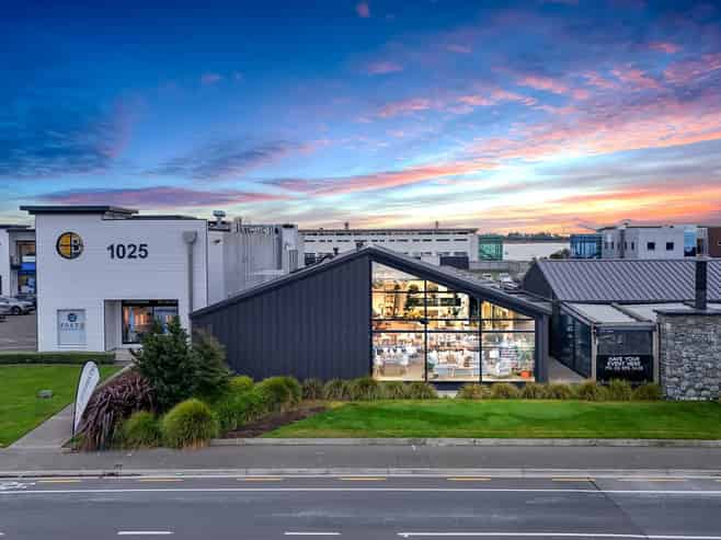 Premium Showroom & Warehouse Opportunity
