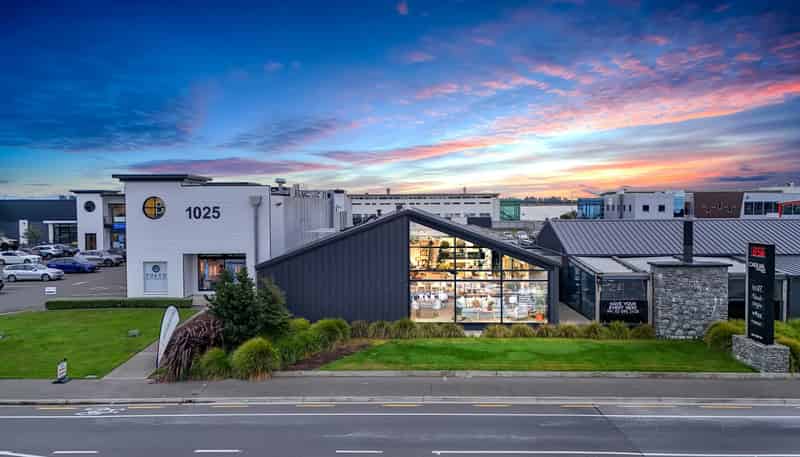 1027/ Ferry Road, Ferrymead