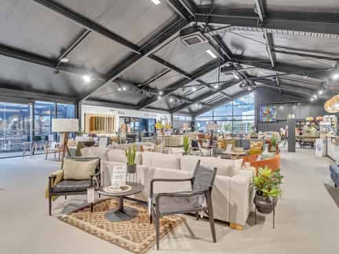 Premium Showroom & Warehouse Opportunity