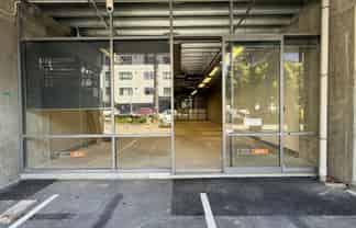 Great value City fringe opportunity!