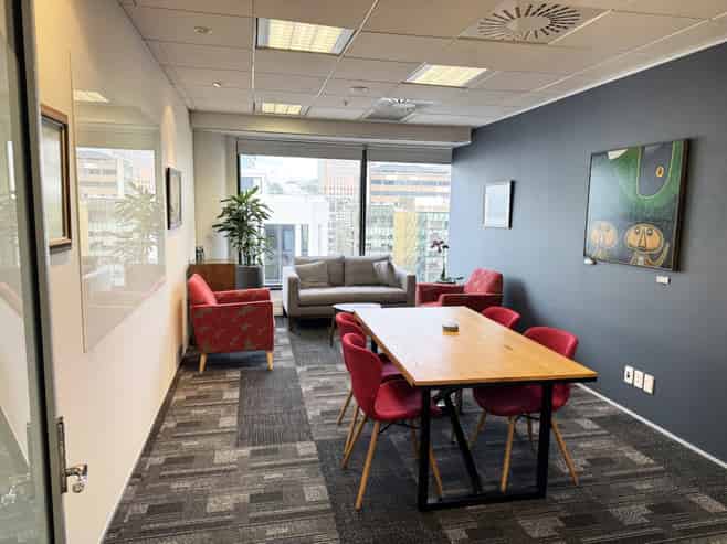 Quality Fit-out and Harbour Views