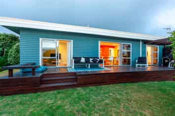 12 Allen Rd, Raumati Beach