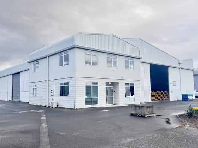 Drive around or drive through industrial warehouse