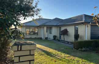 112 Solway Crescent, Solway