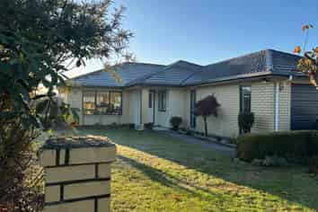 112 Solway Crescent, Solway