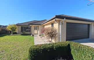 112 Solway Crescent, Solway