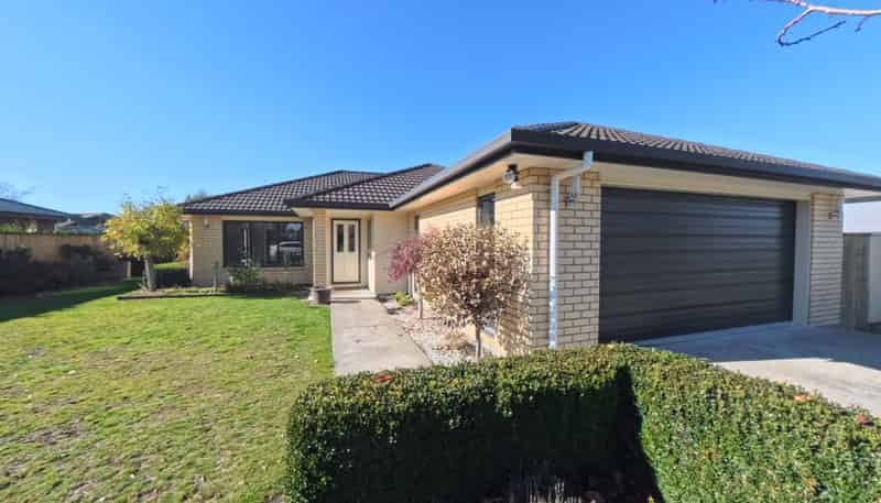 112 Solway Crescent, Solway