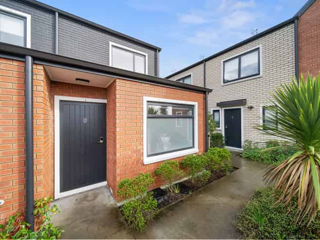 28/137 Hall Avenue, Favona