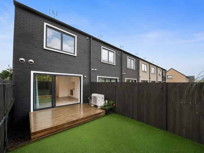 28/137 Hall Avenue, Favona
