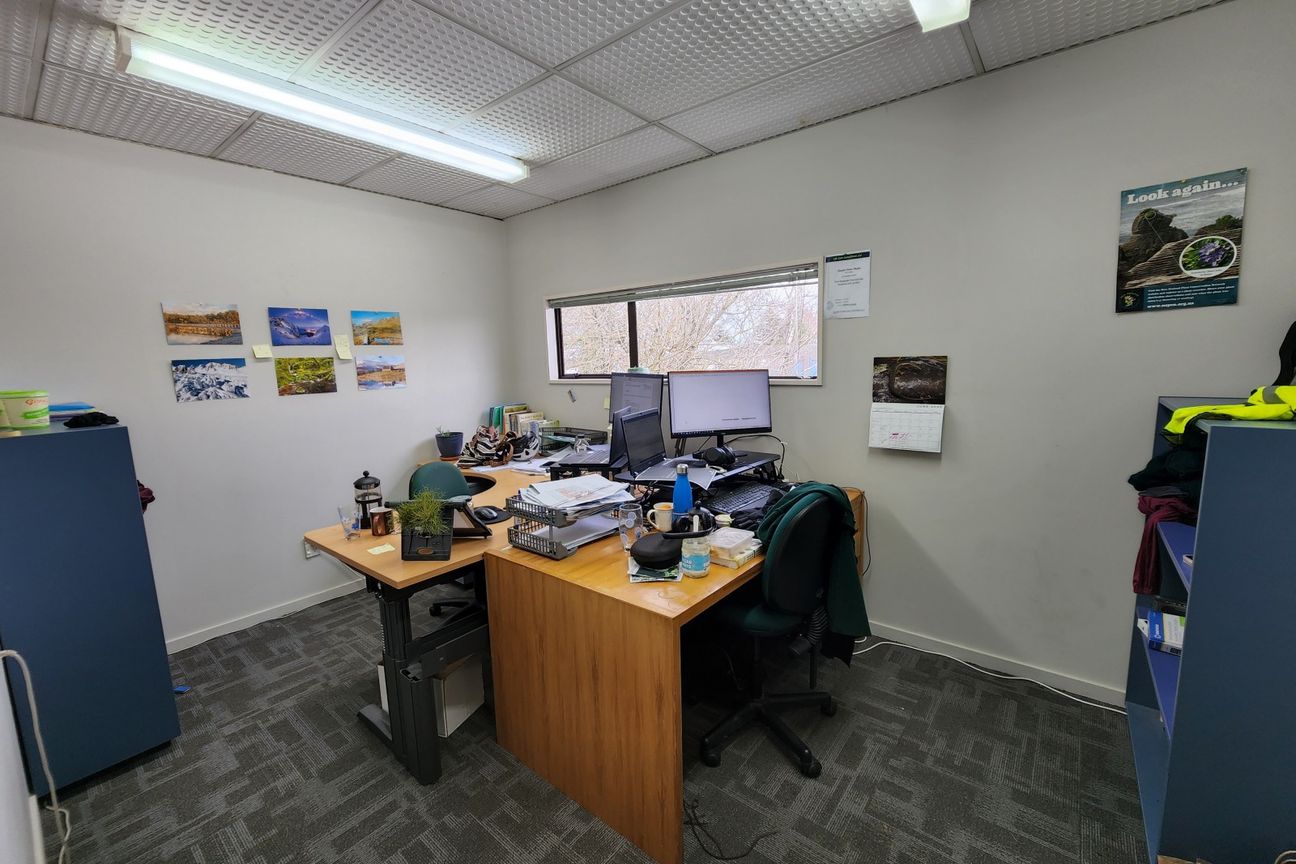 Functional Office and Warehouse in Sockburn - Aanzicht 6