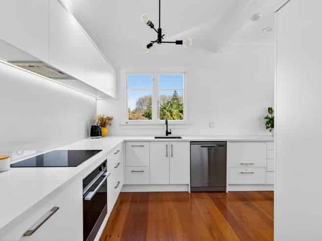 131 Main Road, Clive