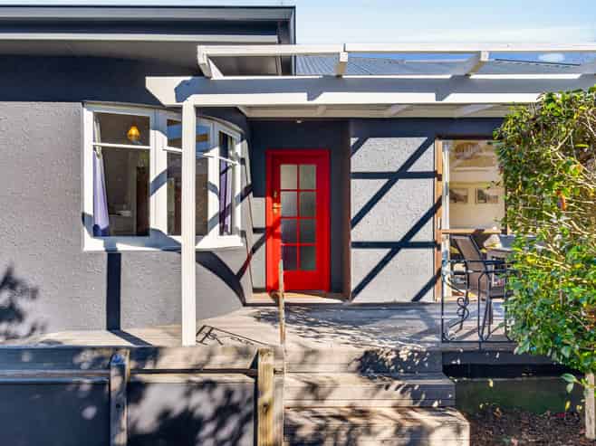131 Main Road, Clive