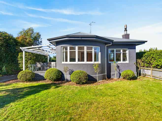 131 Main Road, Clive