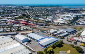 Large warehouse + canopy - well priced!