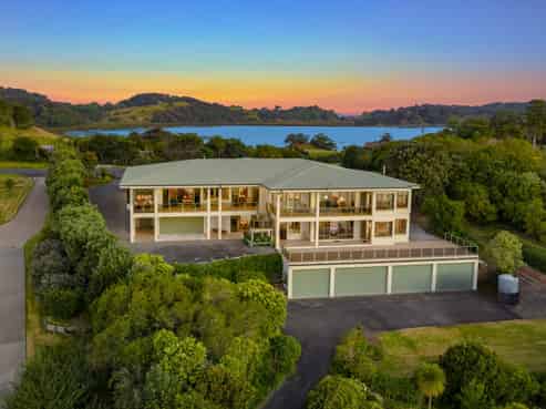115 Ridge Road, Mahurangi East