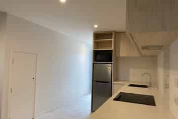 2/17 Winchester Street, Merivale
