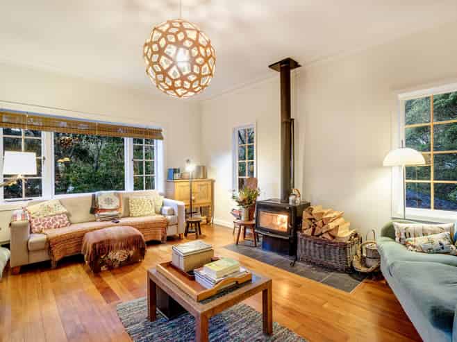 16 Walter Road, Lowry Bay, Eastbourne