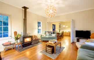 16 Walter Road, Lowry Bay, Eastbourne