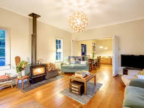 16 Walter Road, Lowry Bay, Eastbourne