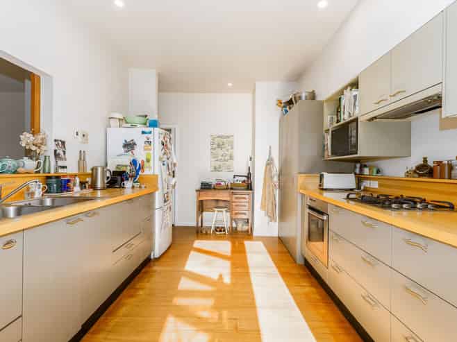 16 Walter Road, Lowry Bay, Eastbourne