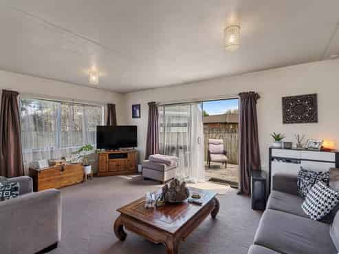 10A Holman Road, Te Atatu Peninsula