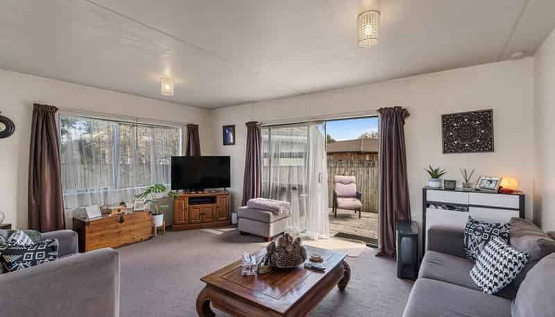 10A Holman Road, Te Atatu Peninsula