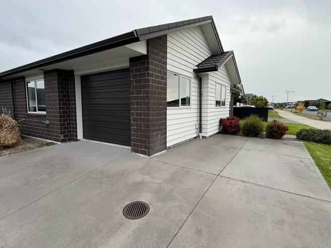 17 Hills View Drive, Papamoa