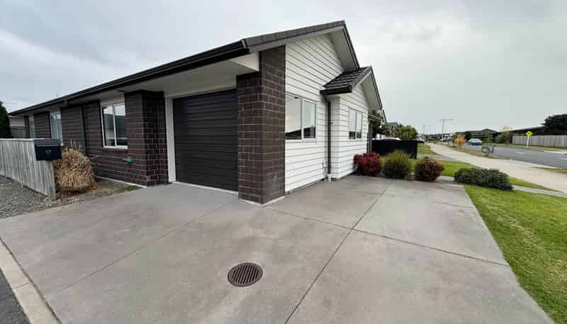 17 Hills View Drive, Papamoa