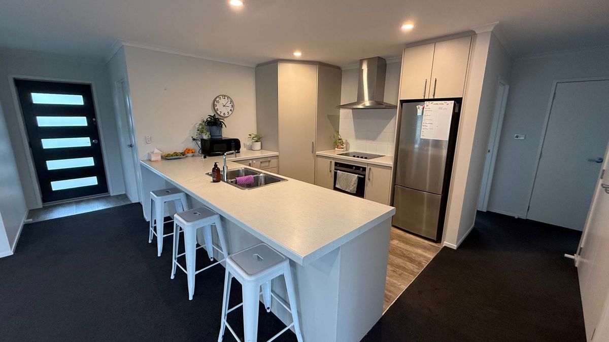 Spacious 3-Bed, 2-Bath Home in a Super Handy L... - Ansicht 5