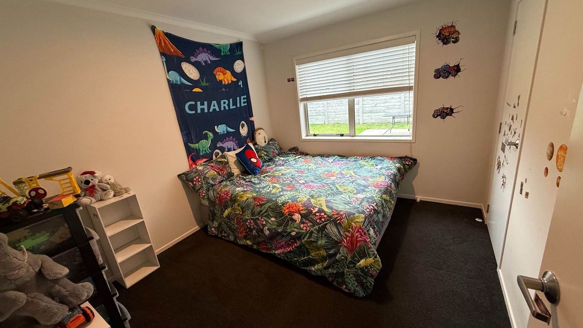 Spacious 3-Bed, 2-Bath Home in a Super Handy L... - Mehr