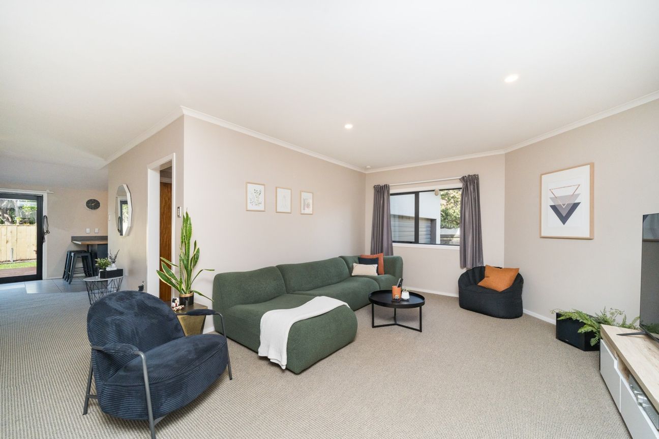 UPGRADE TO MODERN LIVING - AND GREAT GARAGING - Ansicht 3