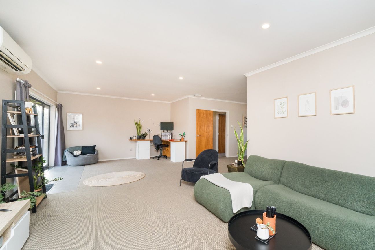 UPGRADE TO MODERN LIVING - AND GREAT GARAGING - Ansicht 4