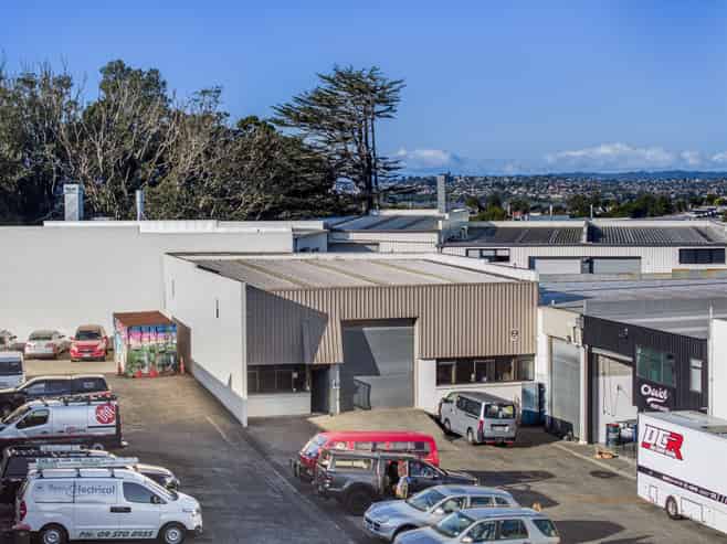 Tightly held St Johns industrial - 257sqm