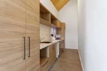 4/448 Hereford Street, Linwood