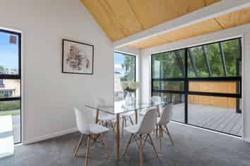 4/448 Hereford Street, Linwood