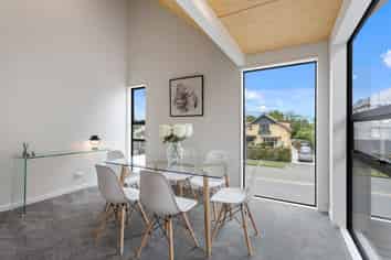 4/448 Hereford Street, Linwood