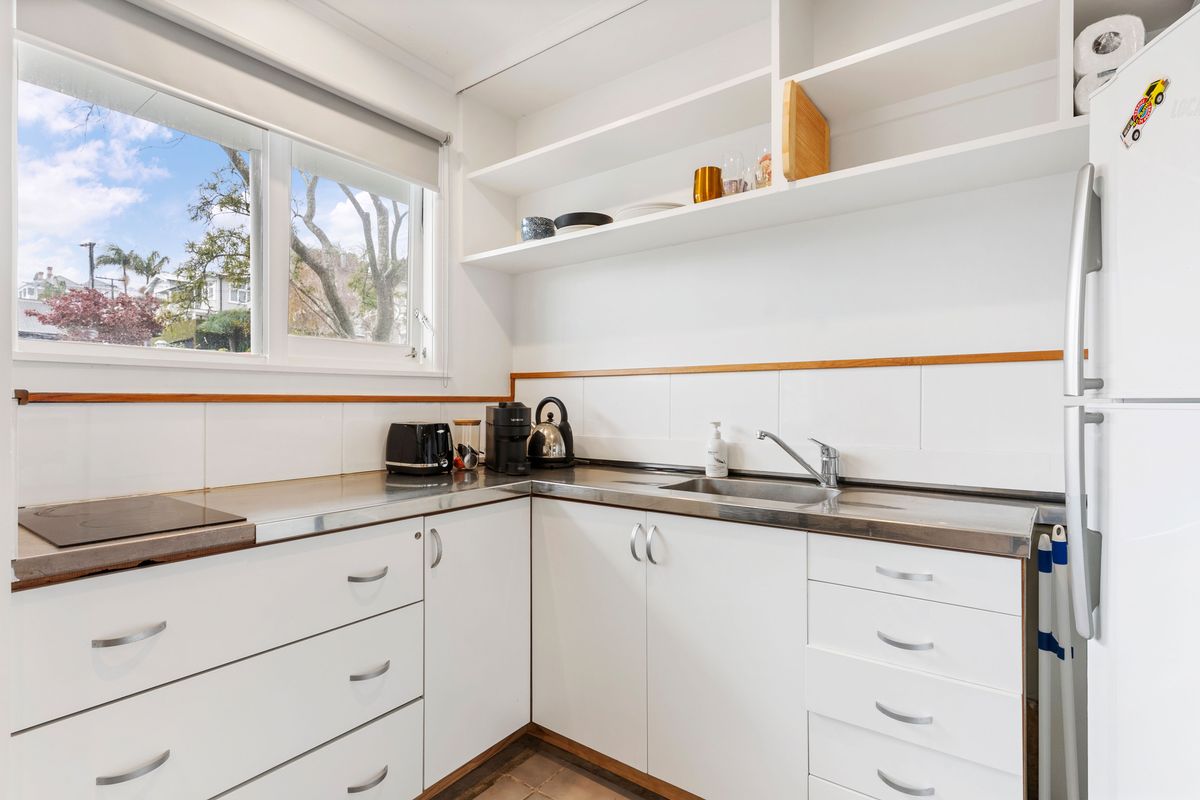 Mid-Century Charm in the Heart of St Marys Bay - Fully Furnished - Mehr