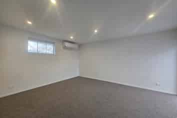 A/8 Opawa Road, Waltham