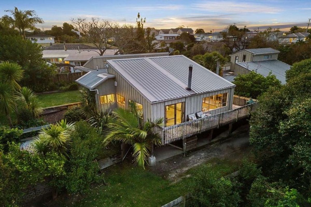 Your own retreat!, Birkdale