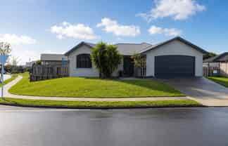83 Saint James drive, Huntington