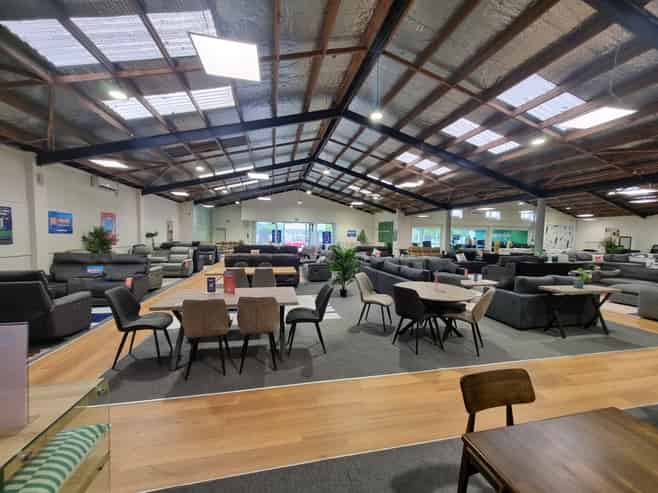 High profile showroom with warehousing