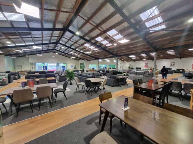 High profile showroom with warehousing