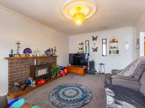 11 Peters Avenue, Cloverlea