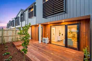 4/70 Isleworth Road, Bishopdale